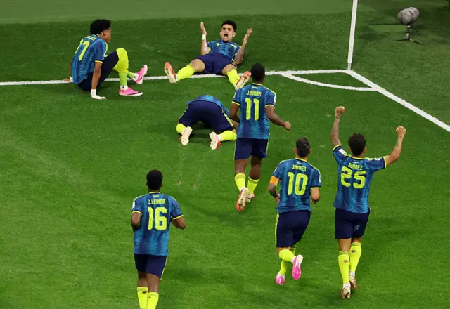 Festejando el gol de Luis Díaz