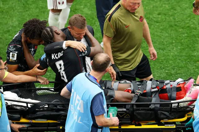 إصابة قوية للاعب منتخب كندا إسماعيل كونيه