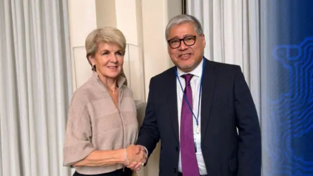ဇွန် ၁၈ ရက်မှာ တွေ့ဆုံတဲ့ အာဆီယံအလှည့်ကျဥက္ကဋ္ဌ ဖိလစ်ပိုင်နိုင်ငံရဲ့ ကုလအမြဲတမ်းကိုယ်စားလှယ် အန်ရီကေး အေ မာနာလိုနဲ့ မြန်မာနိုင်ငံဆိုင်ရာ ကုလအထူးသံ ဂျူလီဘစ်ရှော့