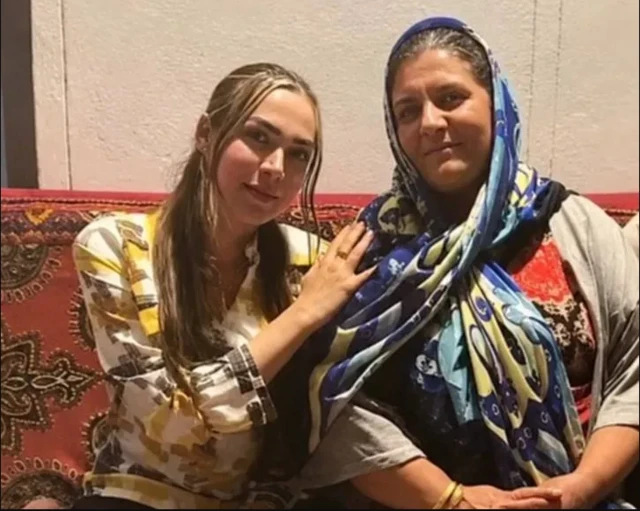 طیبه نظری و مریم آروین