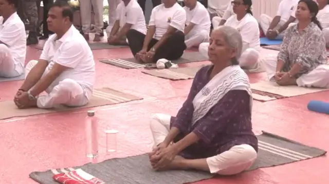 निर्मला सीतारमण और हिमंत बिस्वा सरमा