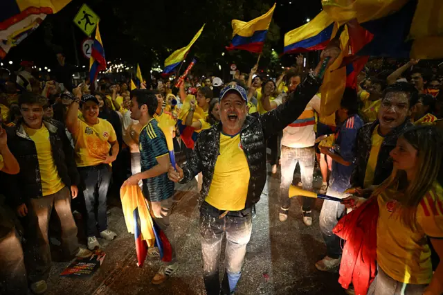 Simpatizantes de Abelardo de la Espriella celebran el triunfo