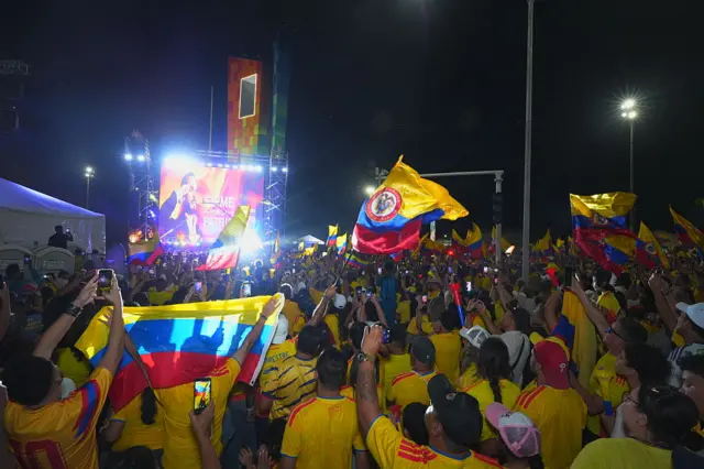 Una multitud en Barranquilla celebra el triunfo de Abelardo de la Espriella en las elecciones