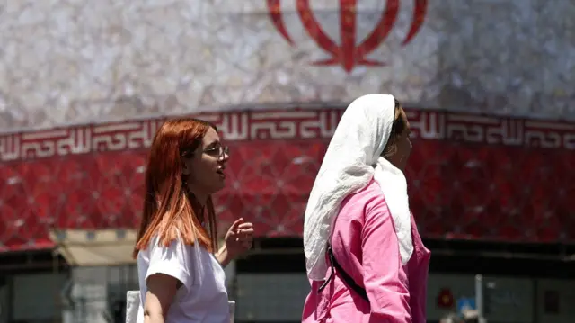 ایران - خیابان - پرچم
