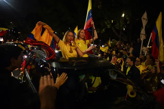 Simpatizantes de Abelardo de la Espriella celebran el triunfo
