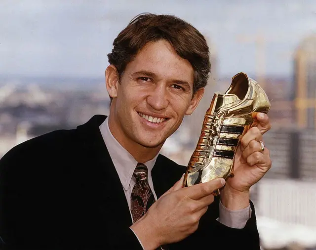 Gary Lineker tare da gasar cin kofin duniya ta Golden Boot ta 1990