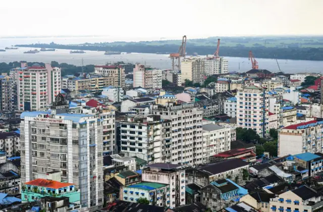 ရန်ကုန်မြို့က လူနေအဆောက်အဦးတွေ (ပုံဟောင်း)