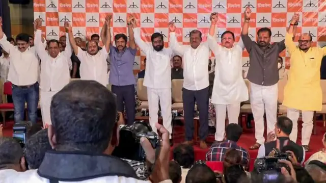 बाग़ी विधायक