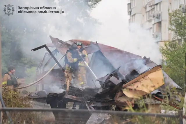 В Запорожской области в результате атаки начался пожар на автозаправке