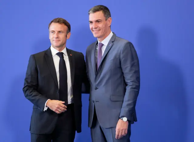 Emmanuel Macron y Pedro Sánchez.
