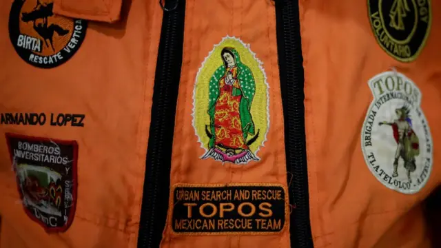 Uniforme de los Topos de México, de color anaranjado