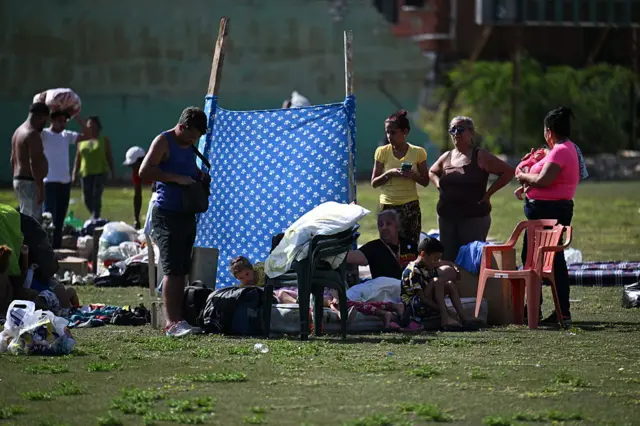 Venezolanos en un parque