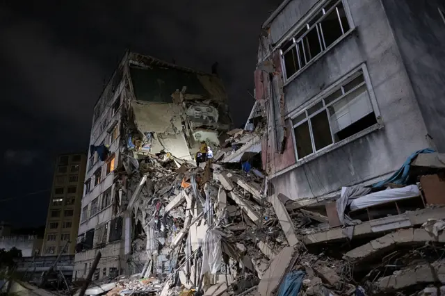 Un edificio caído en San Bernardino, en Caracas.