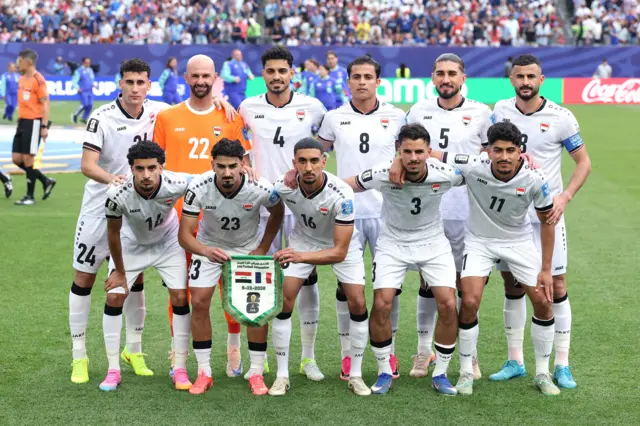 صورة جماعية للاعبي المنتخب العراقي قبل المباراة أمام فرنسا ضمن منافسات كأس العالم 2026