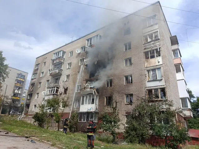 Дом, в который попал дрон.