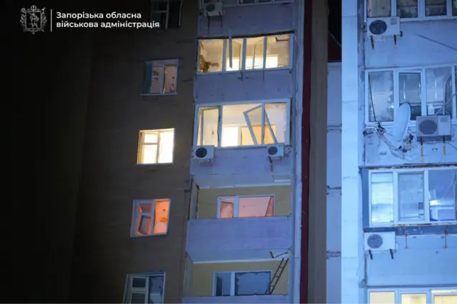 Под удар в Запорожье попал многоэтажный жилой дом
