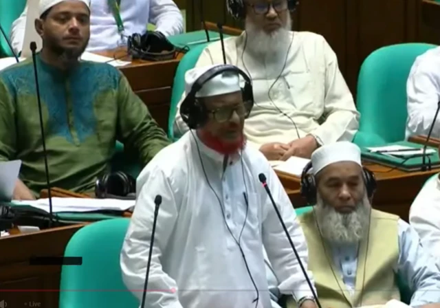 জামায়াতে ইসলামীর নেতা ও রংপুর-২ আসনের সংসদ সদস্য এ টি এম আজহারুল ইসলাম