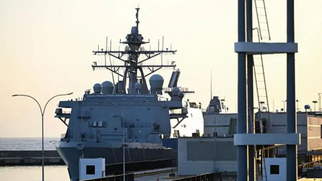 La fragata USS Fort Lauderdale atraca en el puerto de La Guaira el 29 de junio