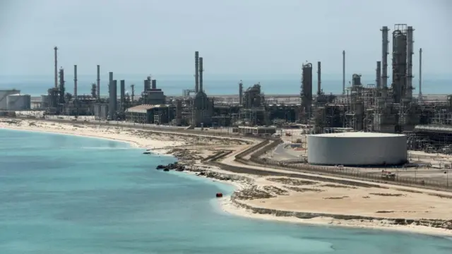 Sawud Arabiyaatti balaa xiyyaaraa qaqabeen 14 du'an