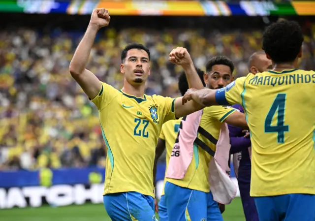 Brasil vence Japão e vai para as oitavas
