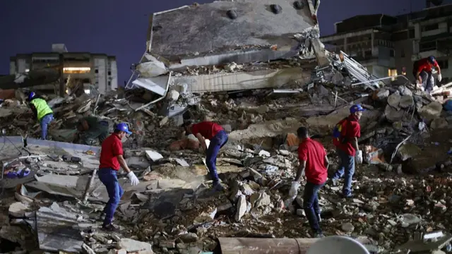 escombros por los terremotos en venezuela