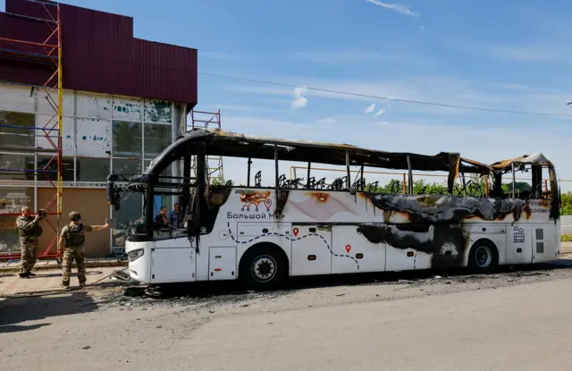 Пострадавший автобус в городе Енакиево