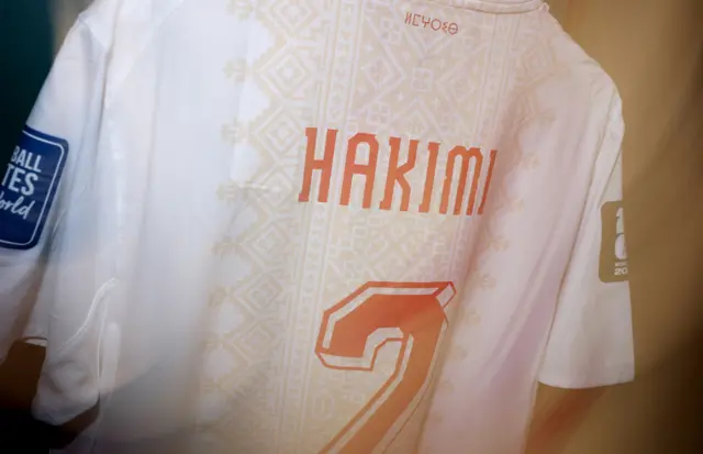 قميص اللاعب أشرف حكيمي