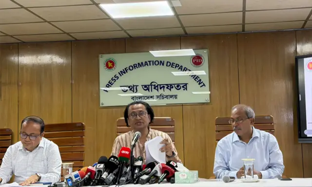 সাংবাদিকদের সঙ্গে মতবিনিময় করেন প্রধানমন্ত্রীর তথ্য ও সম্প্রচার উপদেষ্টা ডা. জাহেদ উর রহমান