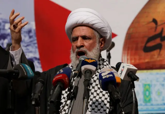 Icegera c’umukuru wa Hezbollah, Sheikh Naim Qassem, ariko arashikiriza ijambo