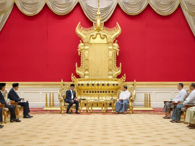 ဇွန် ၈ ရက် နေပြည်တော်မှာ ဦးမင်းအောင်လှိုင်နဲ့ အင်ဒိုနီးရှားနိုင်ငံခြားရေးဝန်ကြီး တွေ့ဆုံမှု