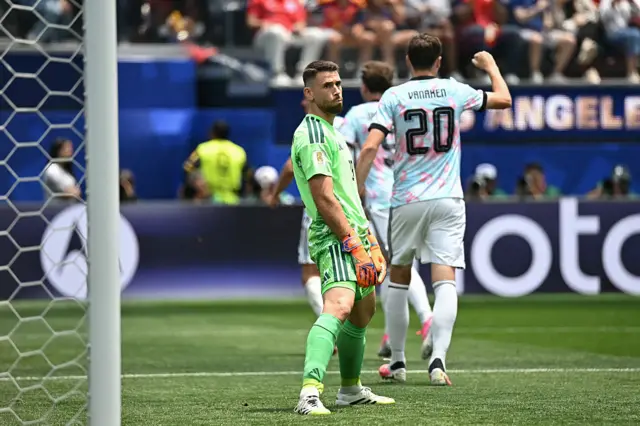 Unai Simon luego de permitir un gol