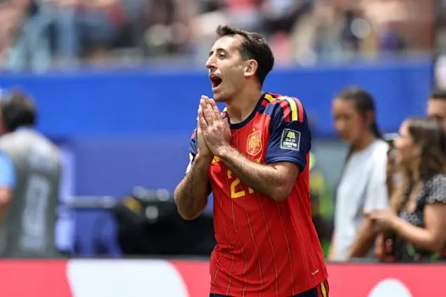 Mikel Oyarzabal, el número 21 de España, reacciona