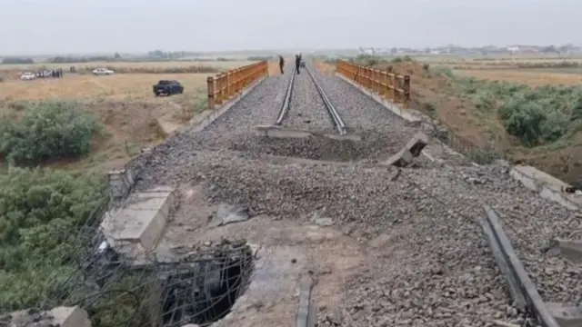 ईरान के उत्तरी शहर अक़्क़ाला के रेलवे ब्रिज को अमेरिकी हमलों में निशाना बनाया गया