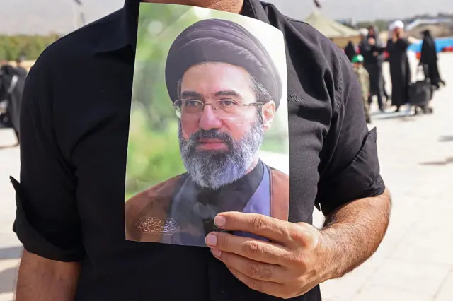 Picha ya Mojtaba Khamenei