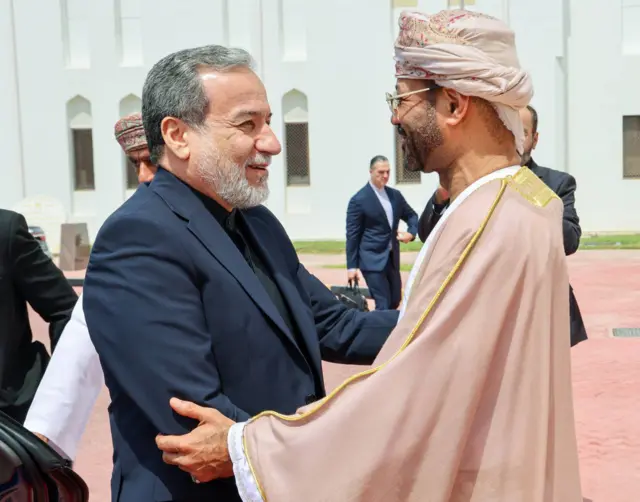 کانال تلگرامی عباس عراقچی، وزیر خارجه ایران، این تصویر را از دیدارامروز او با بدر بوسعیدی منتشر کرده است