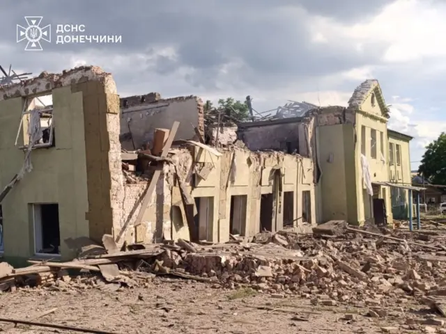 Разрушенное здание