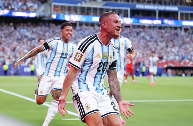 Alexis Mac Allister celebra su gol