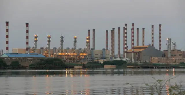 Abadan waa mid ka mid ah xarumaha muhiimka ah ee kaabayaasha saliidda ee dalka Iiraan.