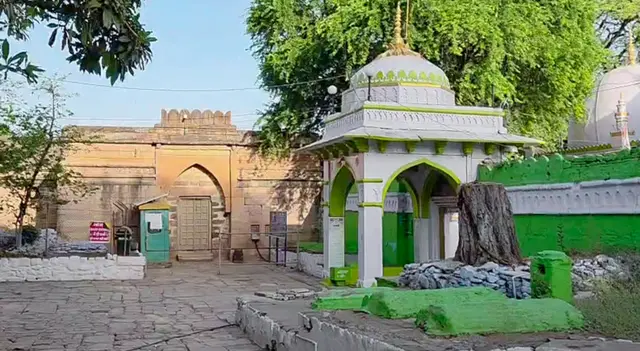 धार में भोजशाला मंदिर-कमल मौला मस्जिद परिसर
