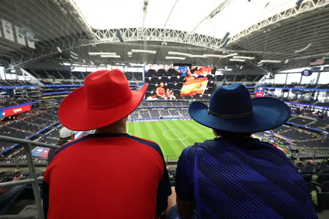 Hinchas de Francia y España