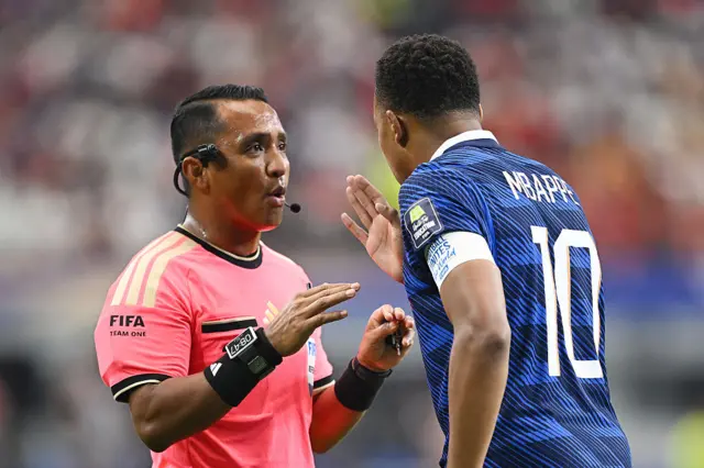 Barton con Mbappé