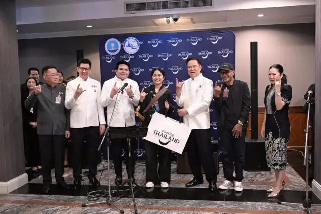 နေနေကို ထိုင်အစိုးရက ဖိတ်ကြားပြီး ဂုဏ်ပြု