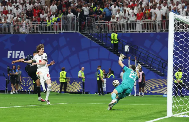 Gordon faz gol para Inglaterra na semifinal da Copa 2026