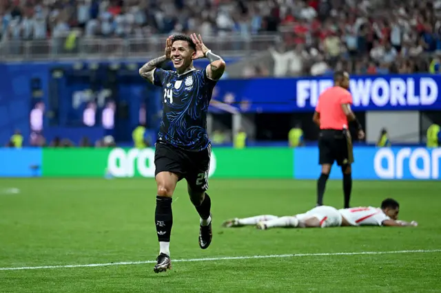 Enzo Fernández celebra