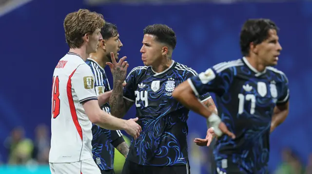 Semifinal da Copa 2026 entre Inglaterra e Argentina