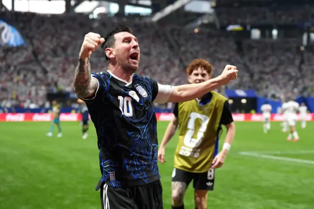 ميسي إلى نهائي كأس العالم للمرة الثالثة بعد تغلب الأرجنتين على إنجلترا