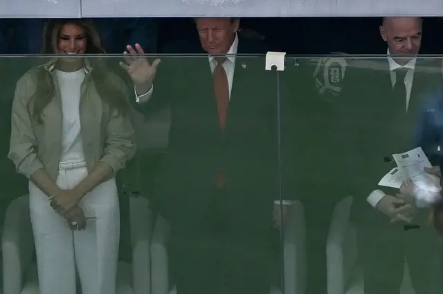 Trump e Melania no estádio