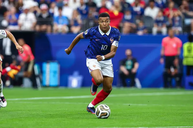 Mbappé em campo