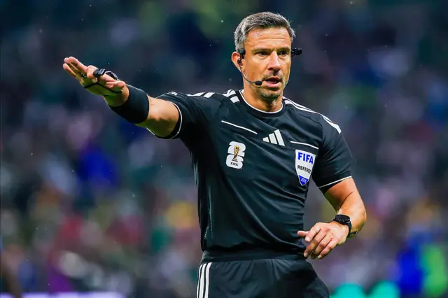 L'arbitre Slavko Vincic ici lors du match aller des 32es de finale de la Coupe du Monde de la FIFA 2026 entre le Mexique et le troisième du groupe C/E/F/H/I au stade de Mexico, va arbitrer la finale de la Coupe du Monde 2026. le 30 juin 2026 à Mexico, au Mexique.