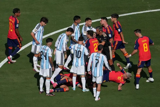 Confusão entre jogadores